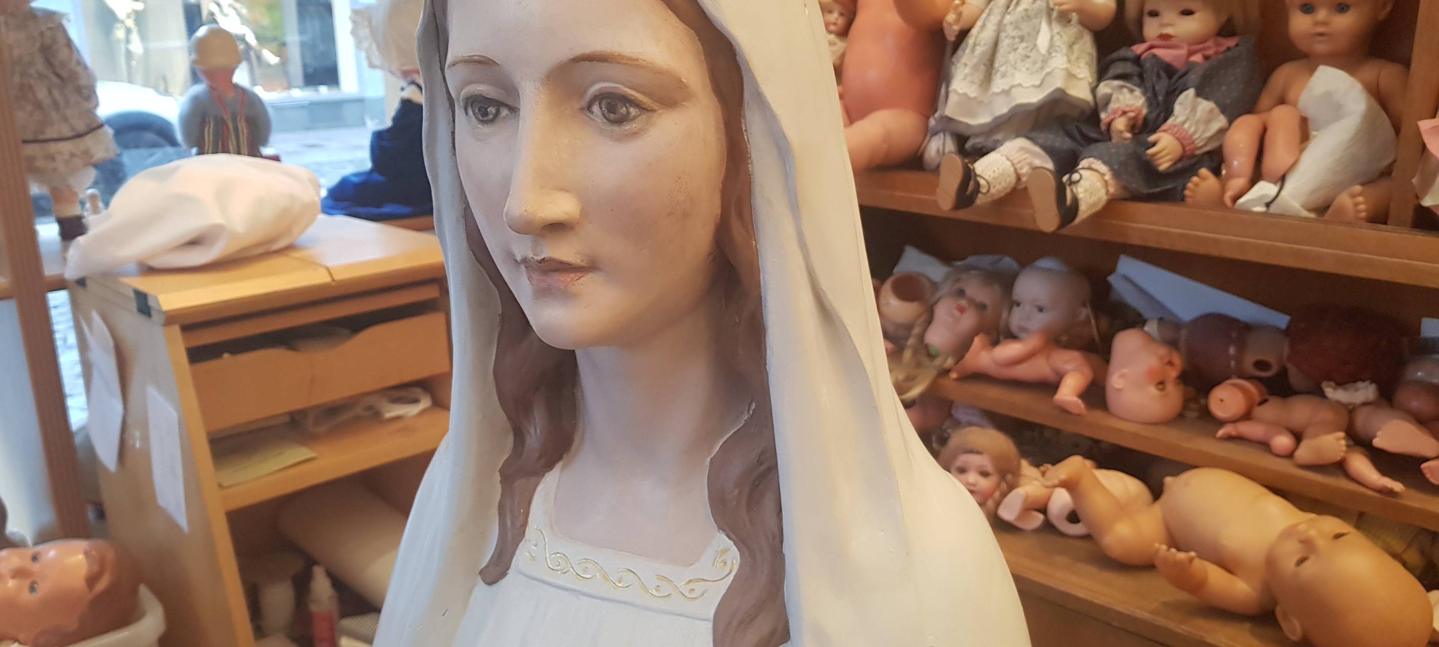 Neusser Puppendoktor rettet geköpfte Madonna