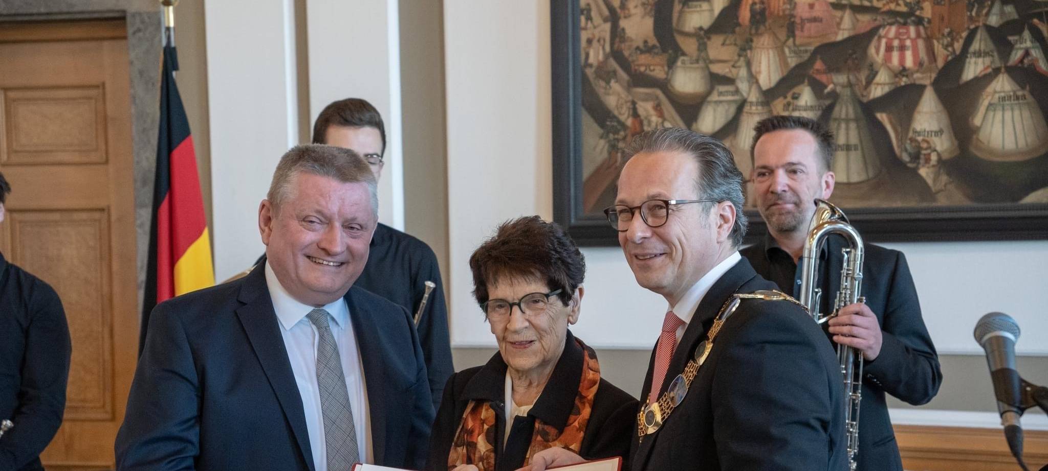 Erste Neusser Ehrenbürgerin: Prof. Dr. Rita Süssmuth