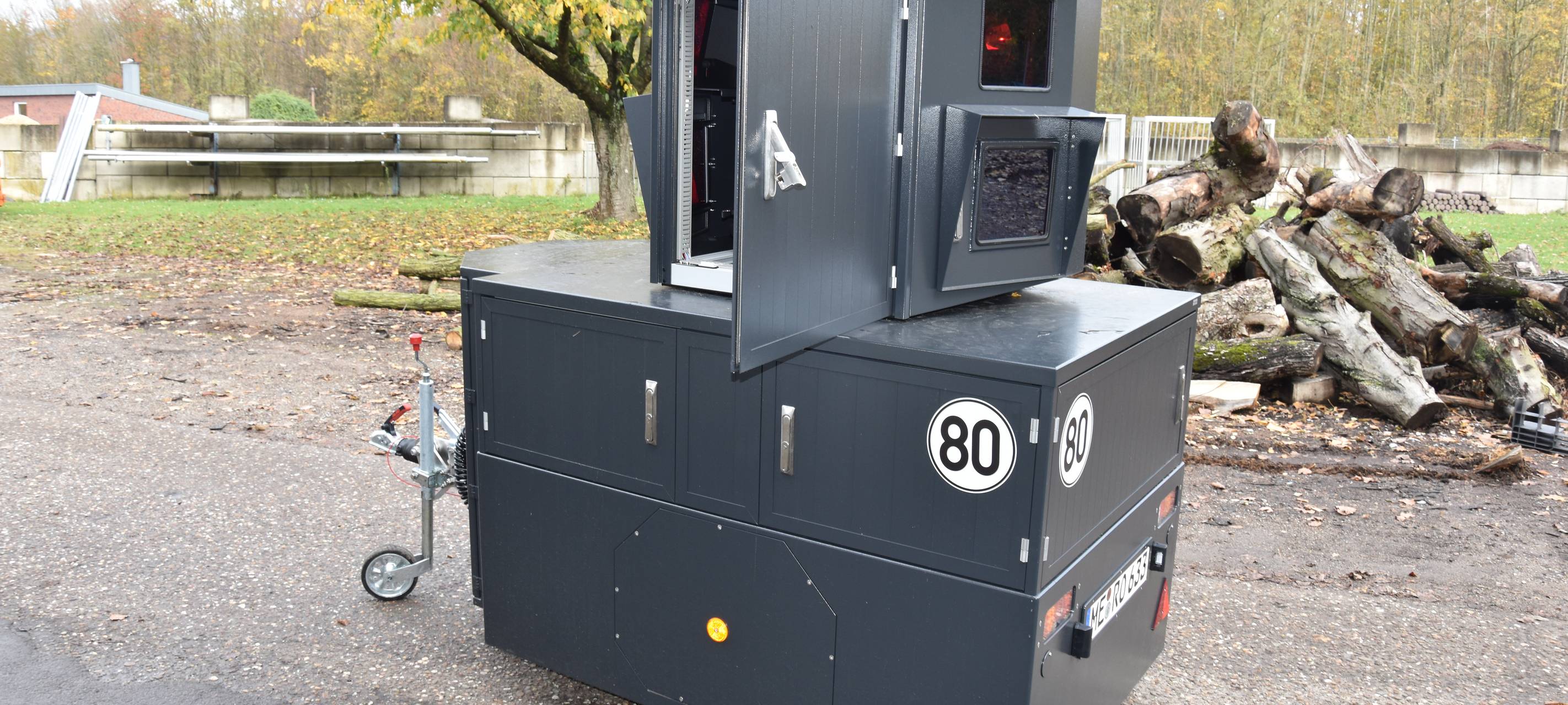 Deutlich mehr Einnahmen - Neuss will mehr Blitz-Anhänger