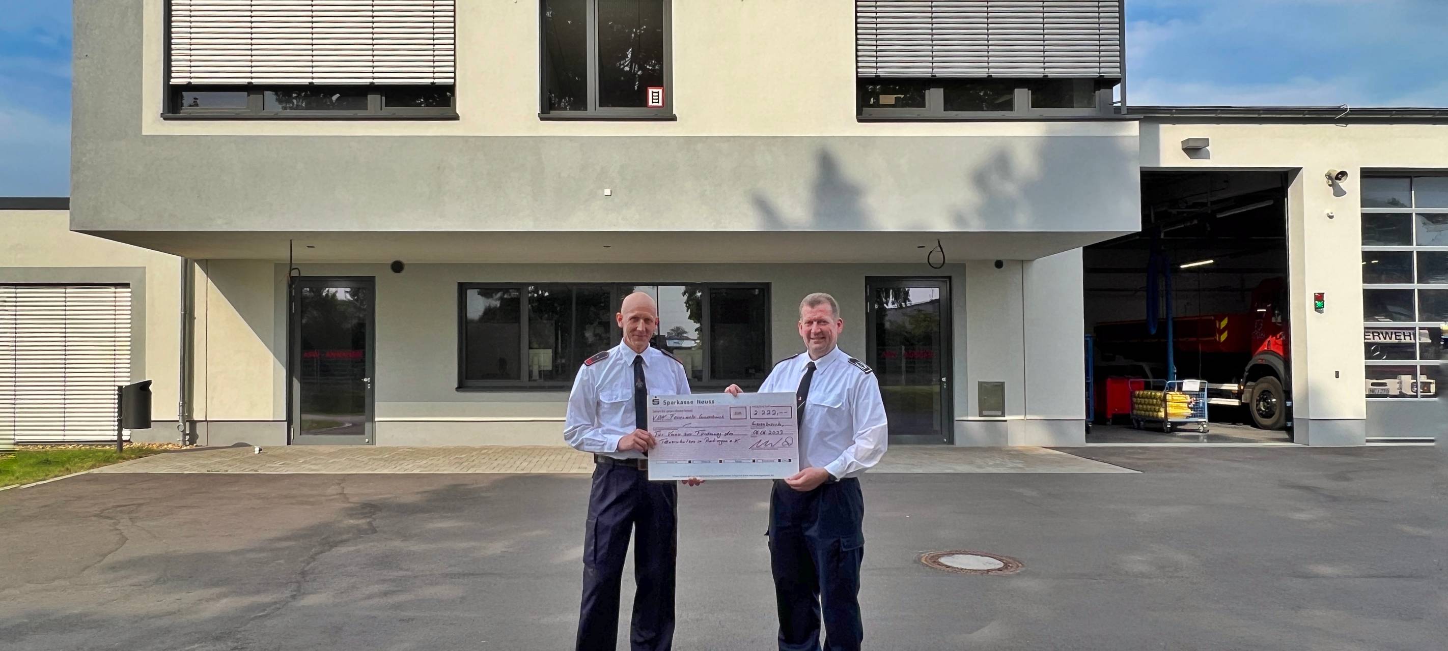 Feuerwehr Grevenbroich sammelt Spenden für Ratinger Kollegen