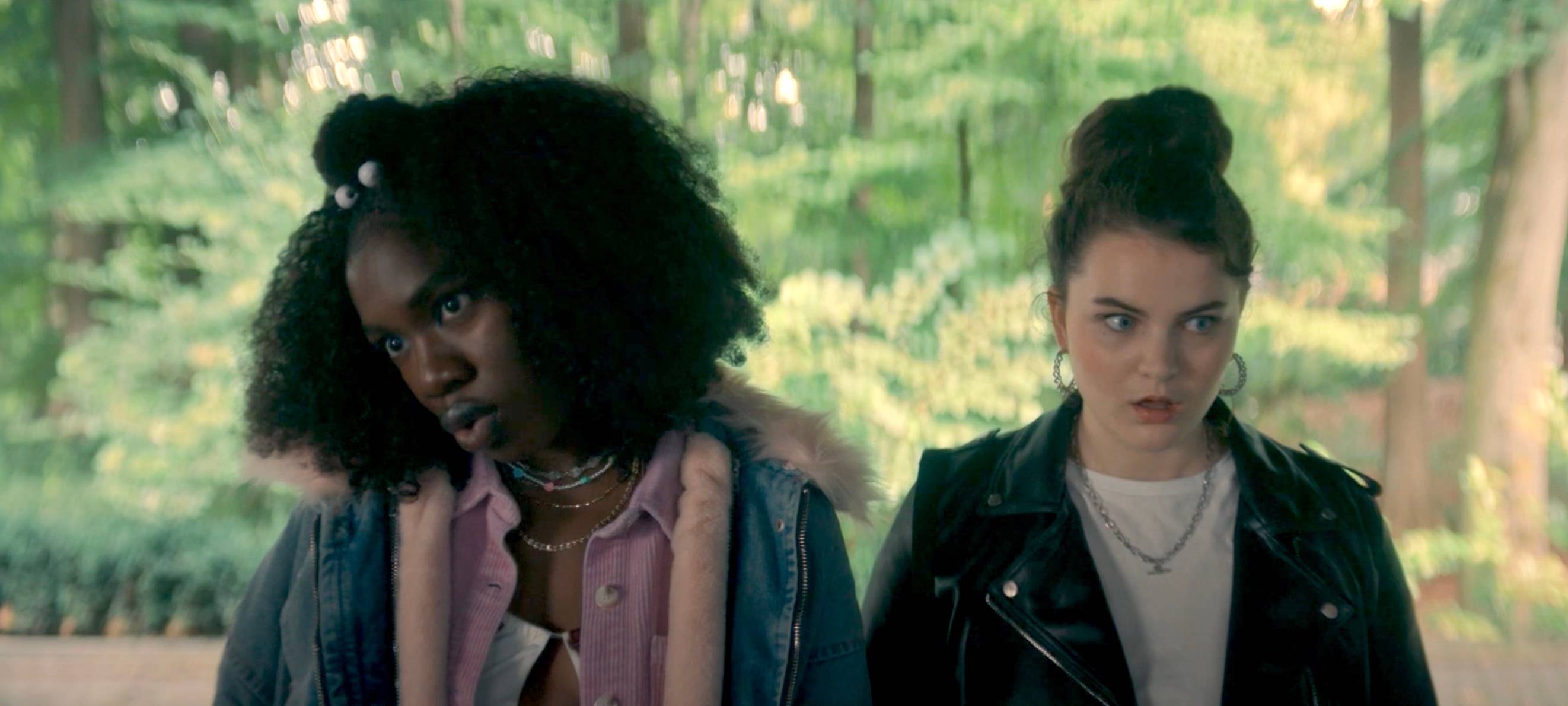 Die Mädels schnüffeln rum.