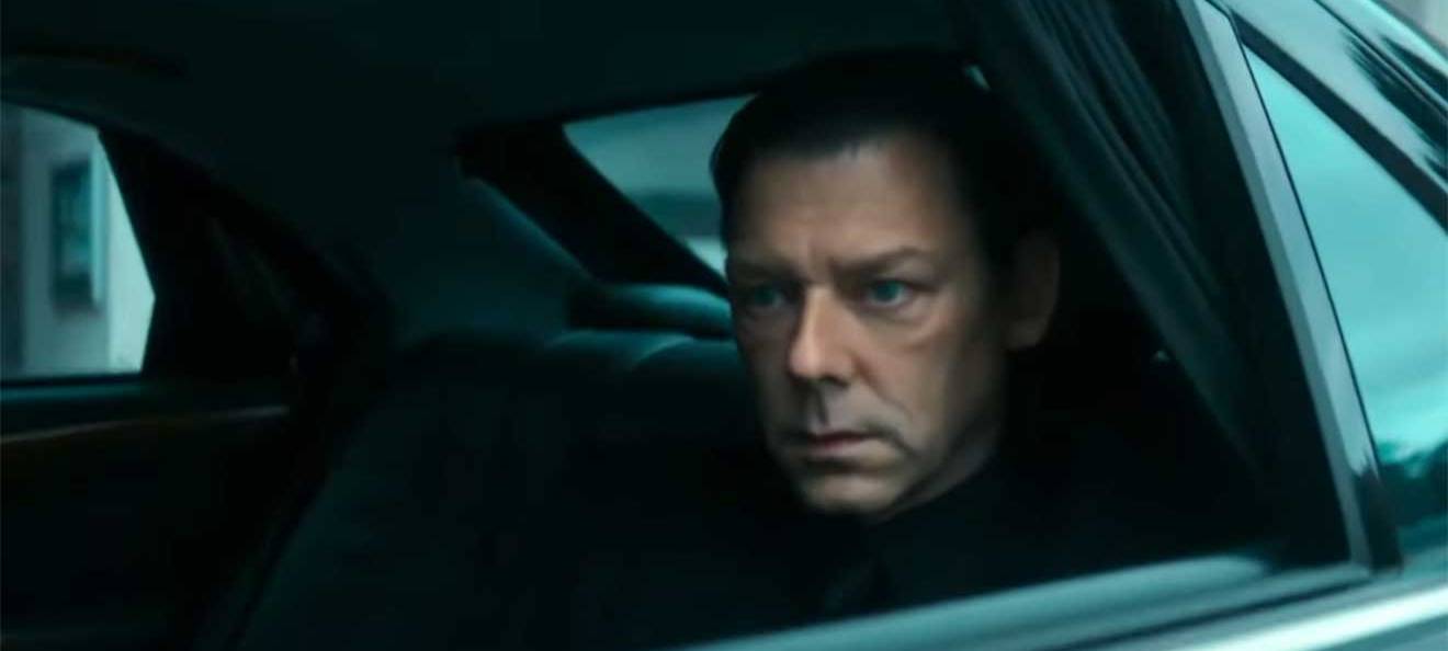 Taras Onkel ist hinten den Mädels her.