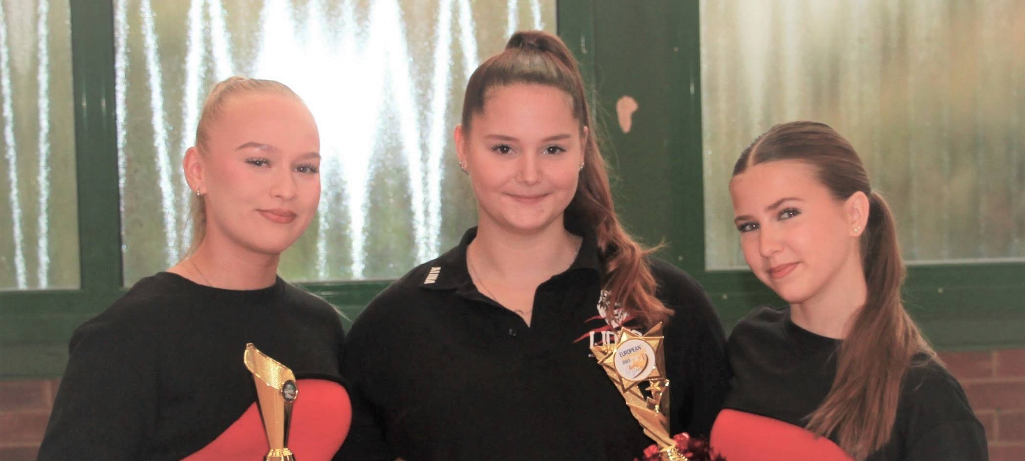 Cheerleaderinnen vom FC Delhoven fahren zur WM