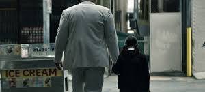 Kingpin nimmt Maya mit.