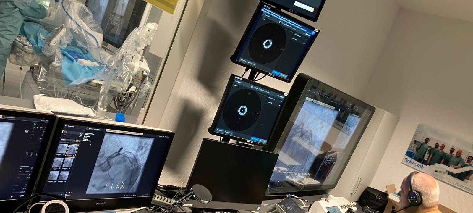 Neuartiger Stent am Neusser Lukaskrankenhaus implantiert