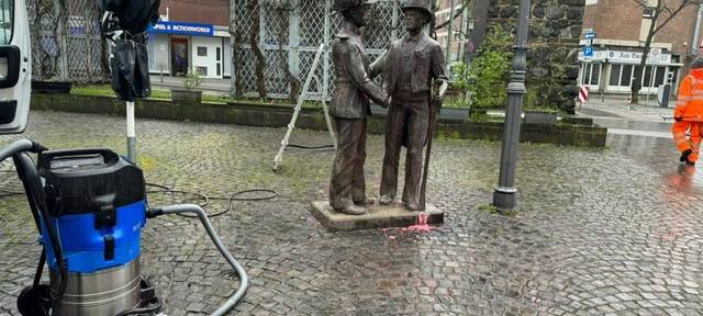 Grenadier-Denkmal in Neuss wieder sauber
