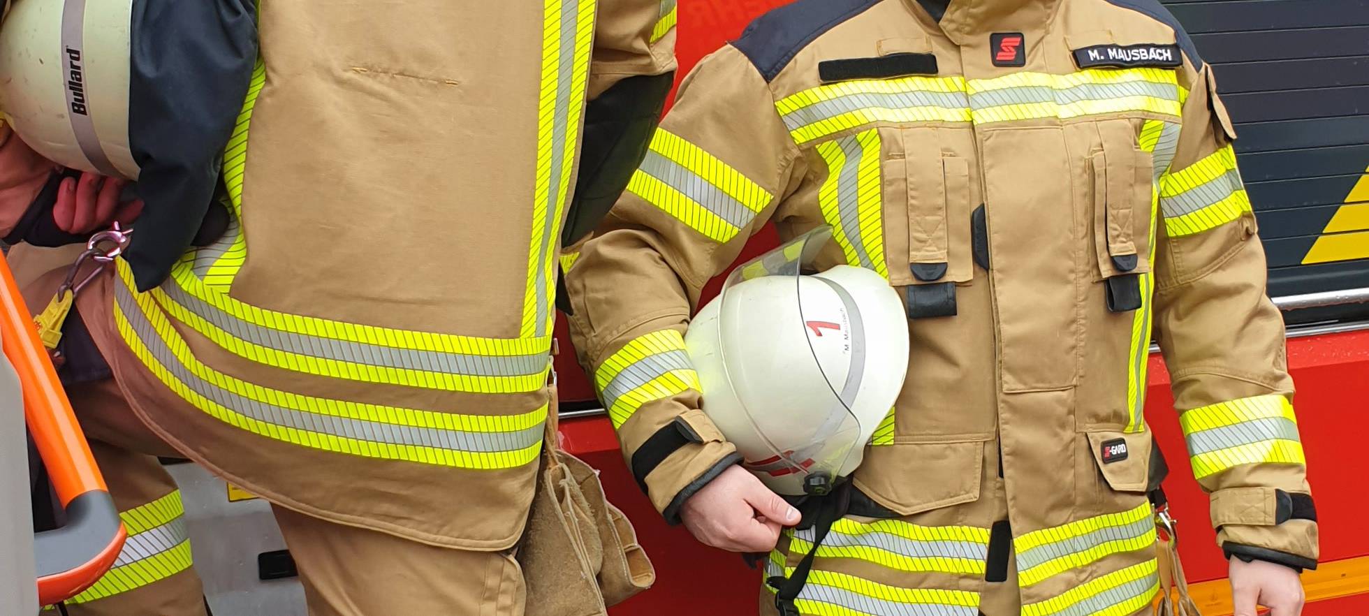 Sandfarbene Uniformen für Dormagener Feuerwehr