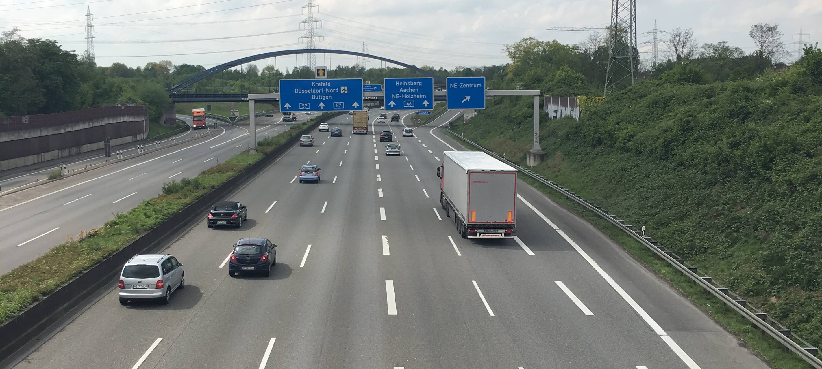 Bild der A57 in Neuss