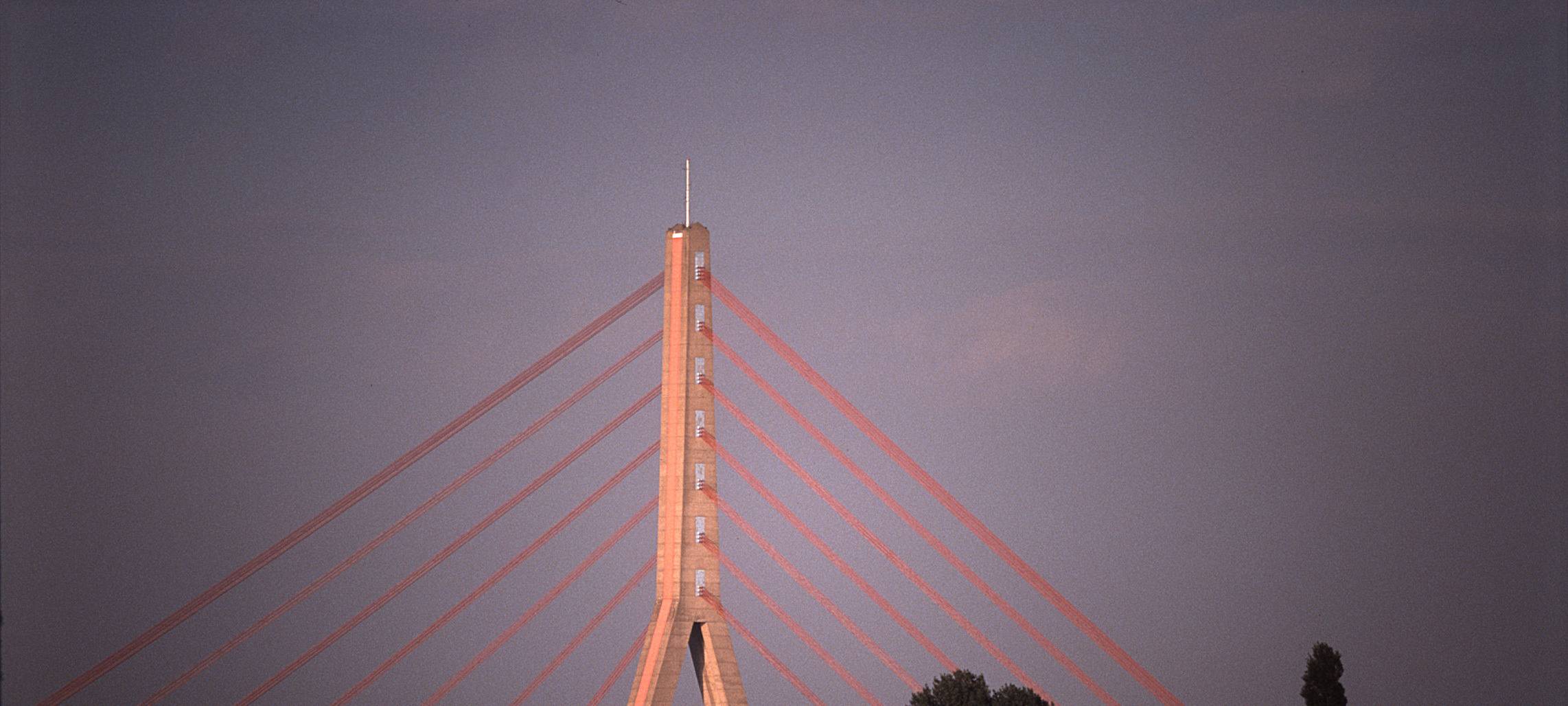 Fleher Brücke von Neuss aus
