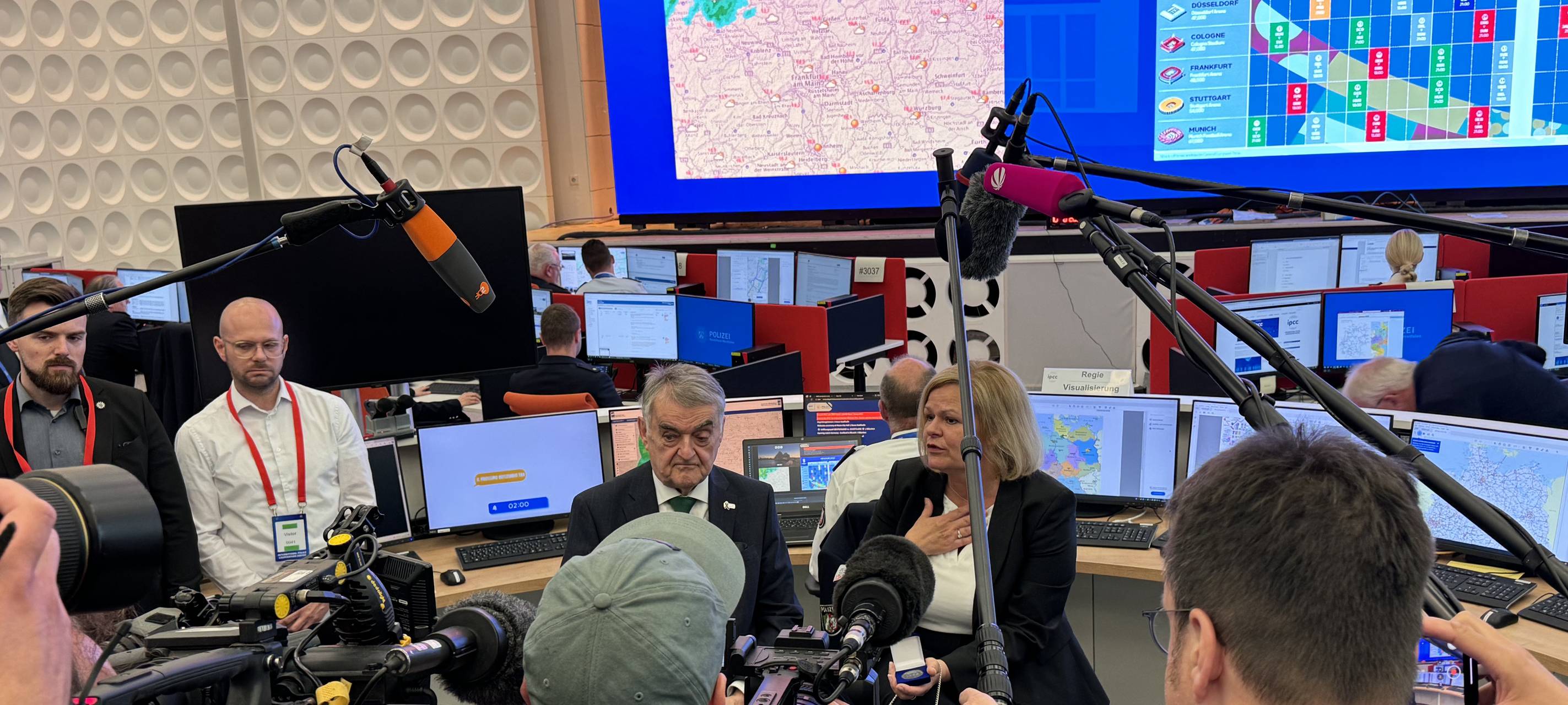 Polizei-Lagezentrum zur Fußball-EM in Neuss eröffnet