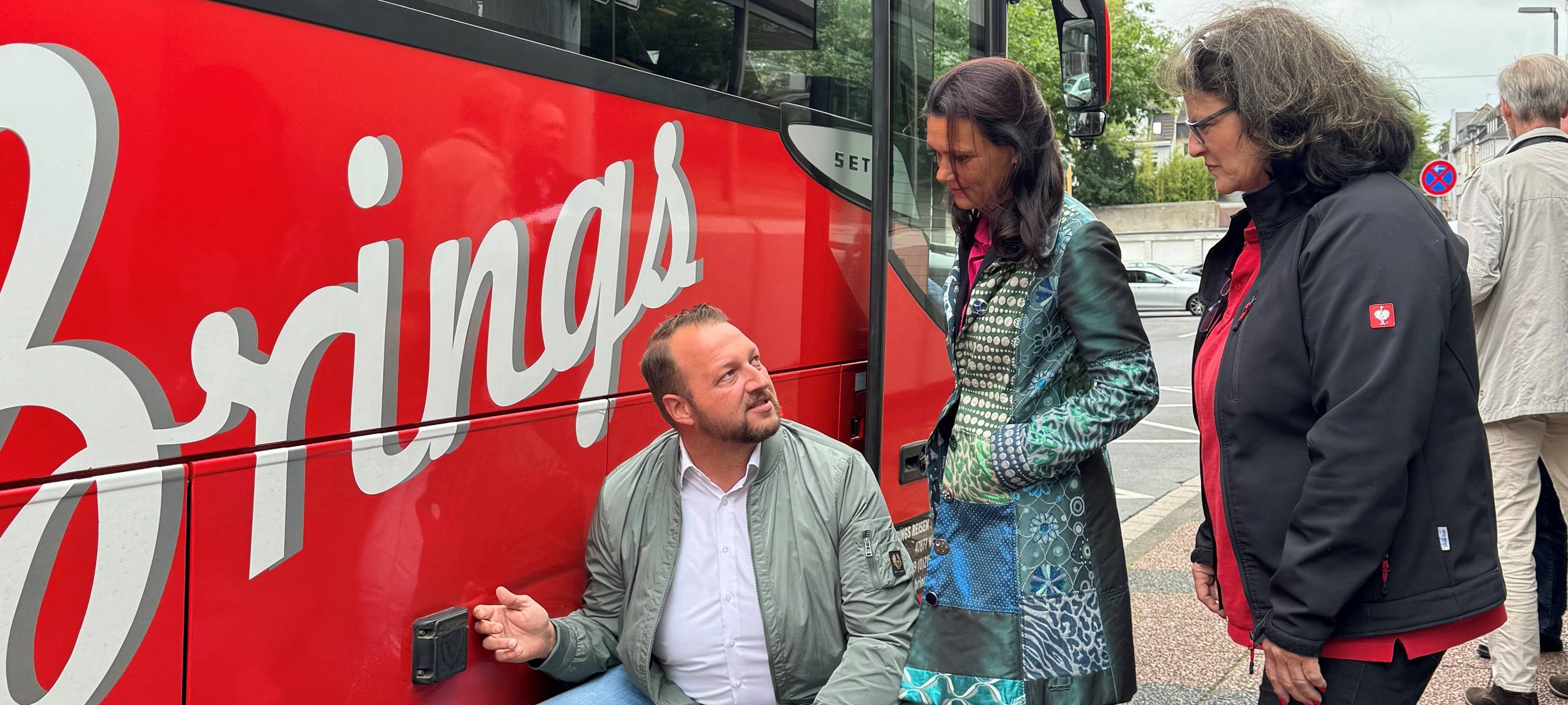 Neuss: Neue Sicherheits-Systeme an Schulbussen