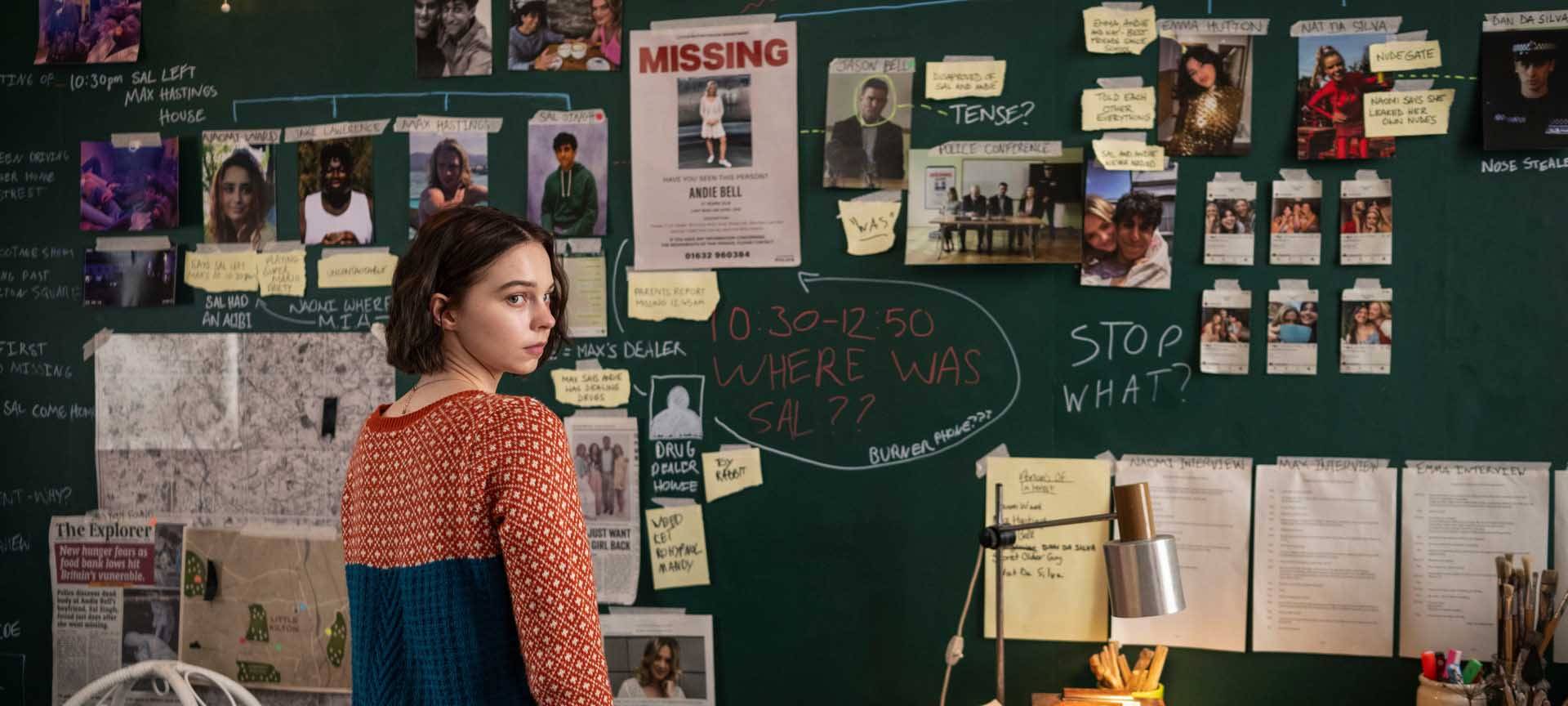 Pip vor ihrer Tafel.