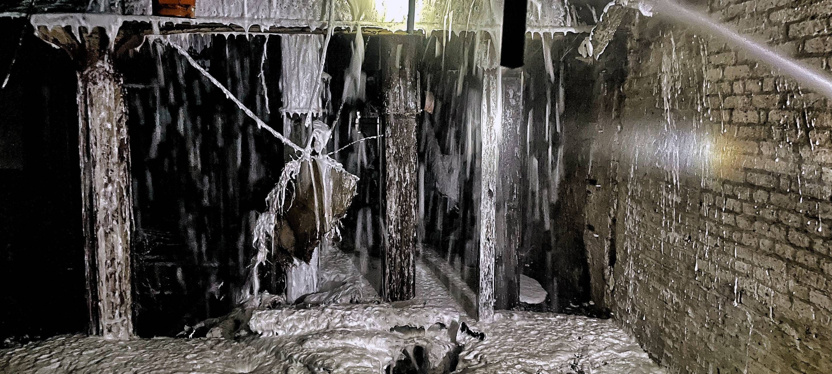 Brand in Neusser Lagerhaus im Barbaraviertel