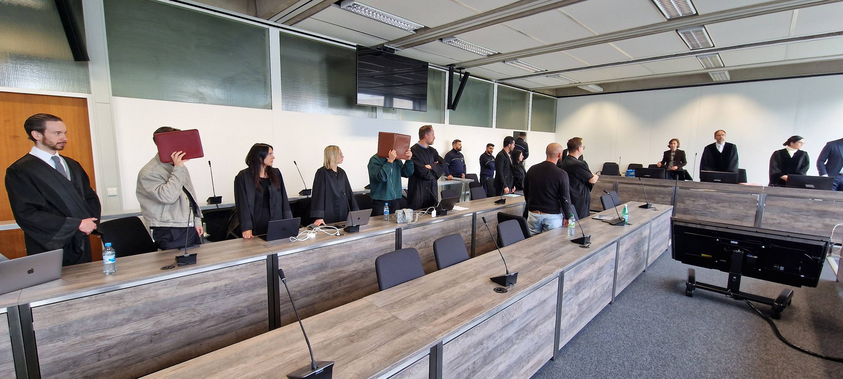 Mutmaßliche Geldautomaten-Sprenger kündigen Aussage an