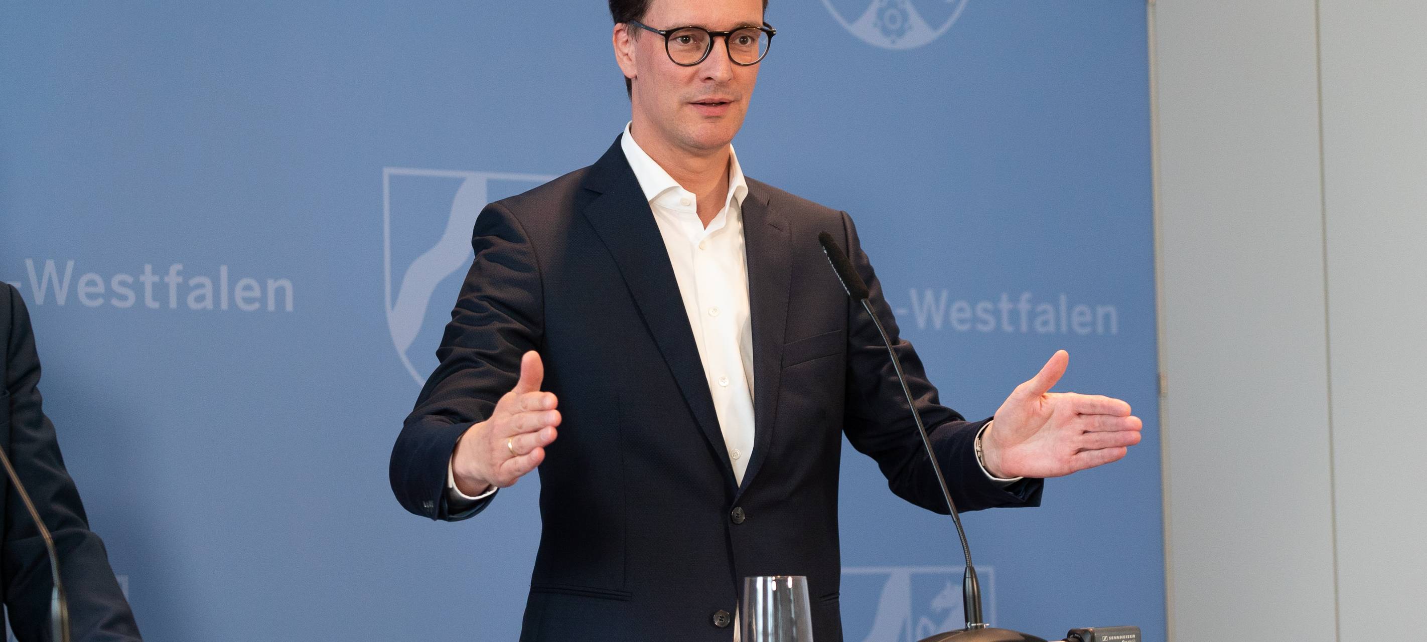 NRW-Verkehrsminister Hendrik Wüst in Neuss zu Gast