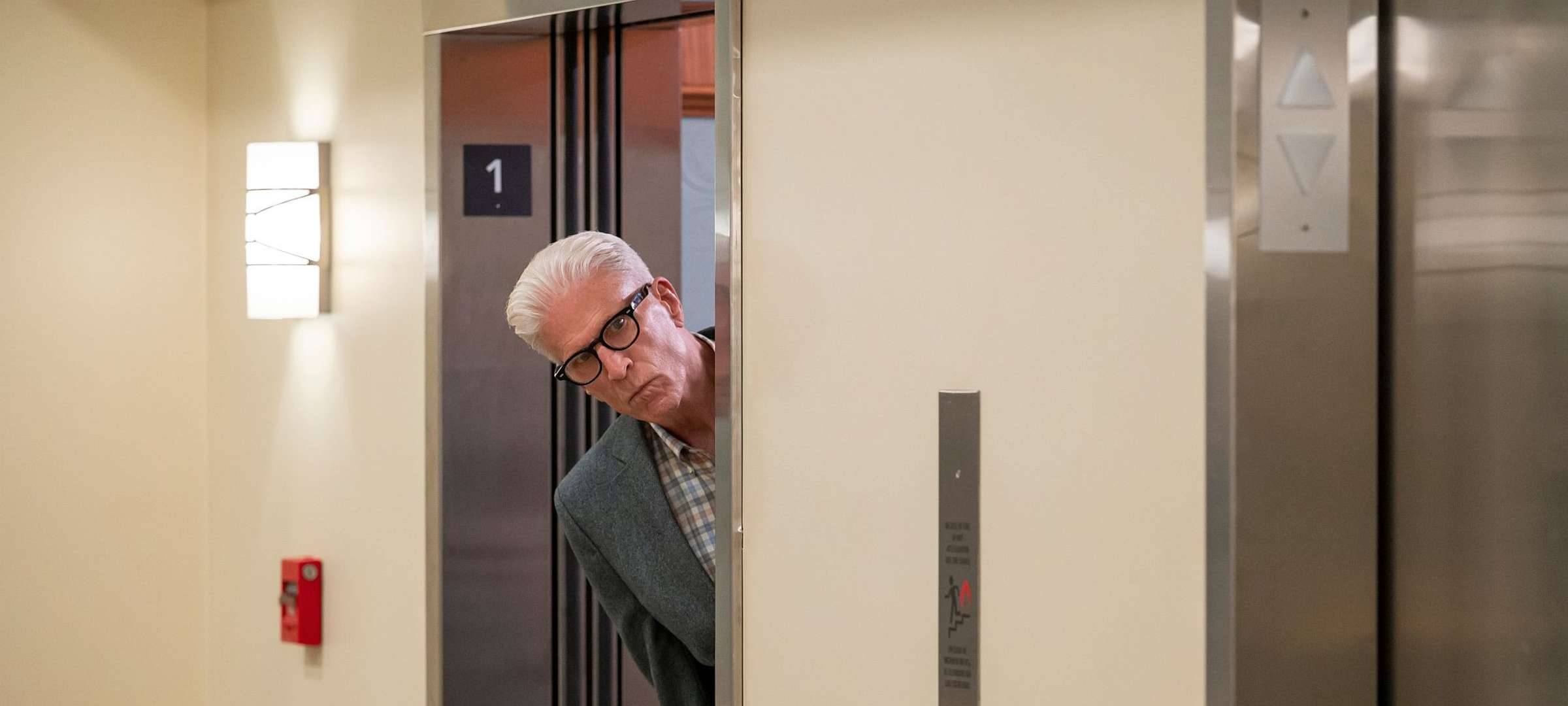 Charles lauert hinter jeder Ecke.