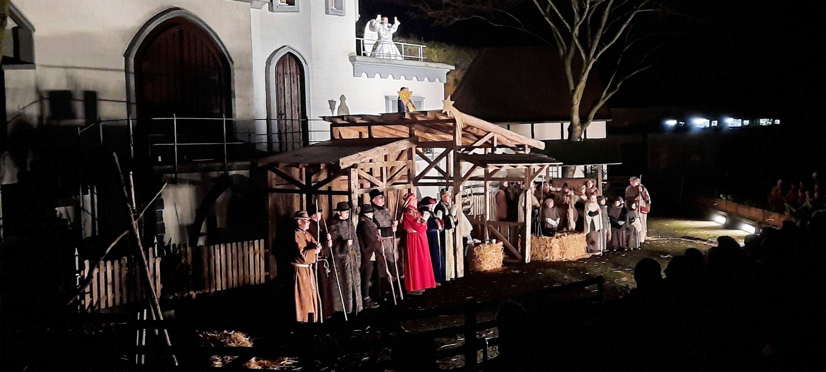 Lebende Krippe auf der Freilichtbühne in Zons