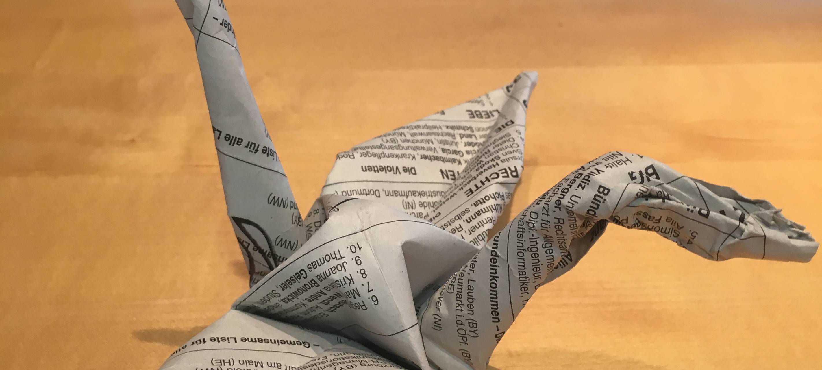 Origami-Kranich aus Europawahl-Stimmzettel