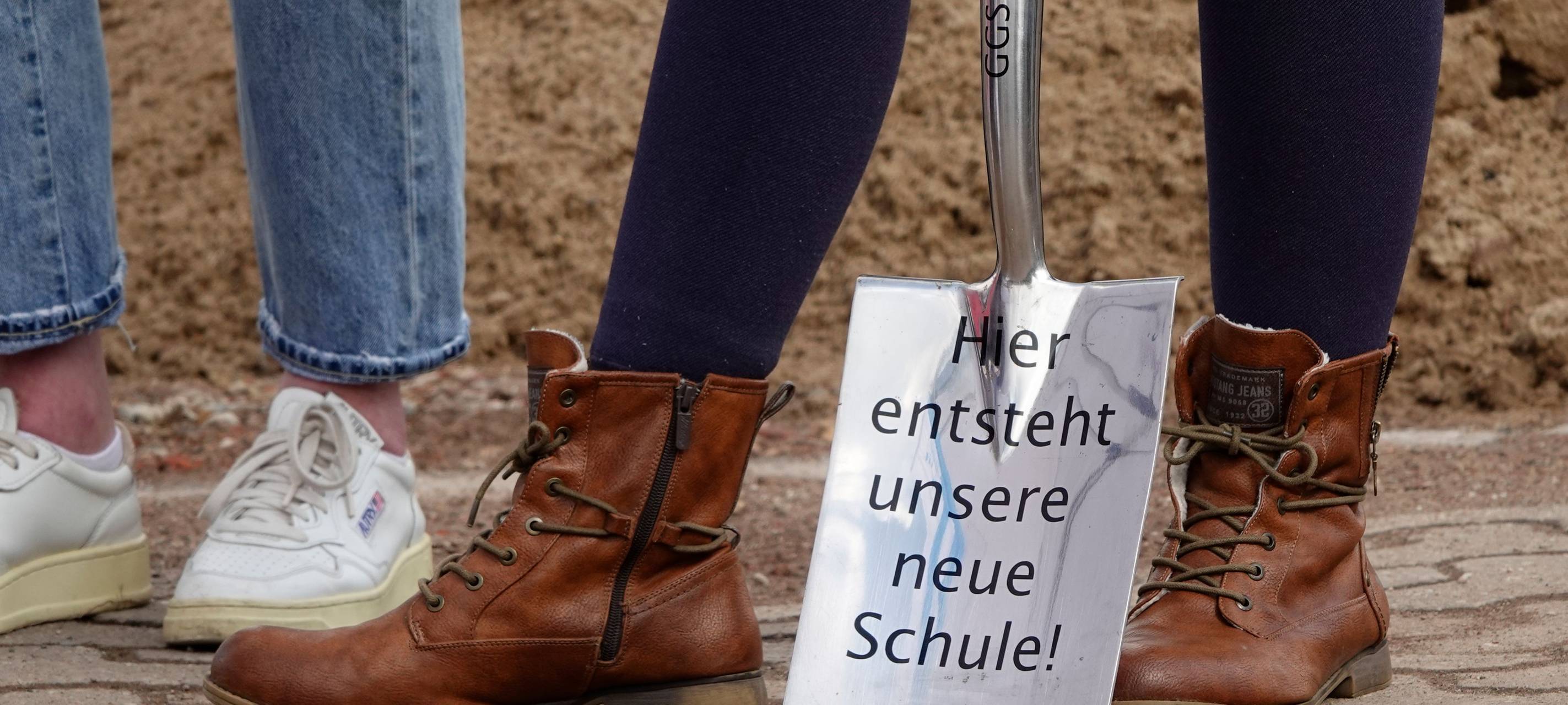 Spatenstich für Grundschule Stakerseite in Kaarst