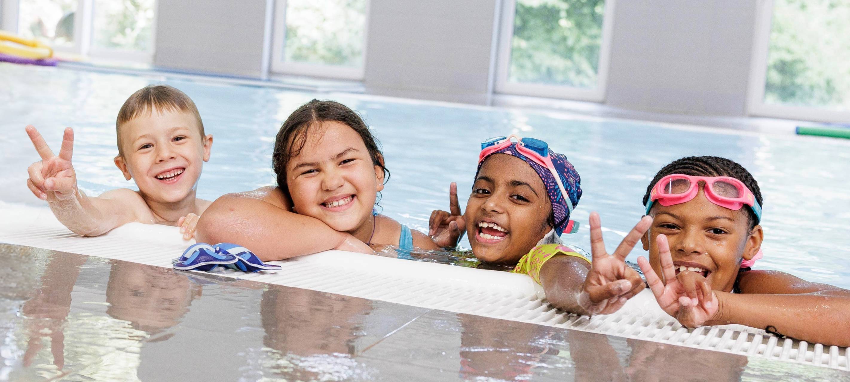 Schwimmenlernen im Hotel-Pool in Neuss