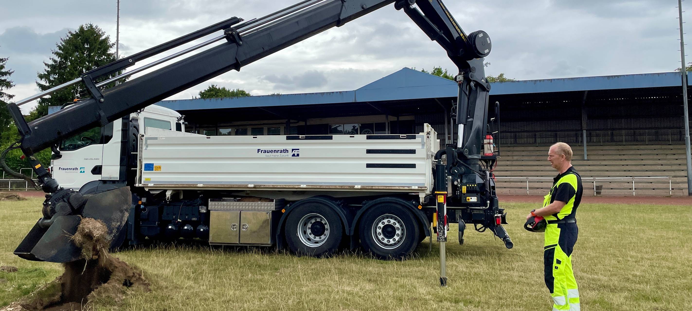 Beginn der Schlossstadion-Sanierung in Grevenbroich