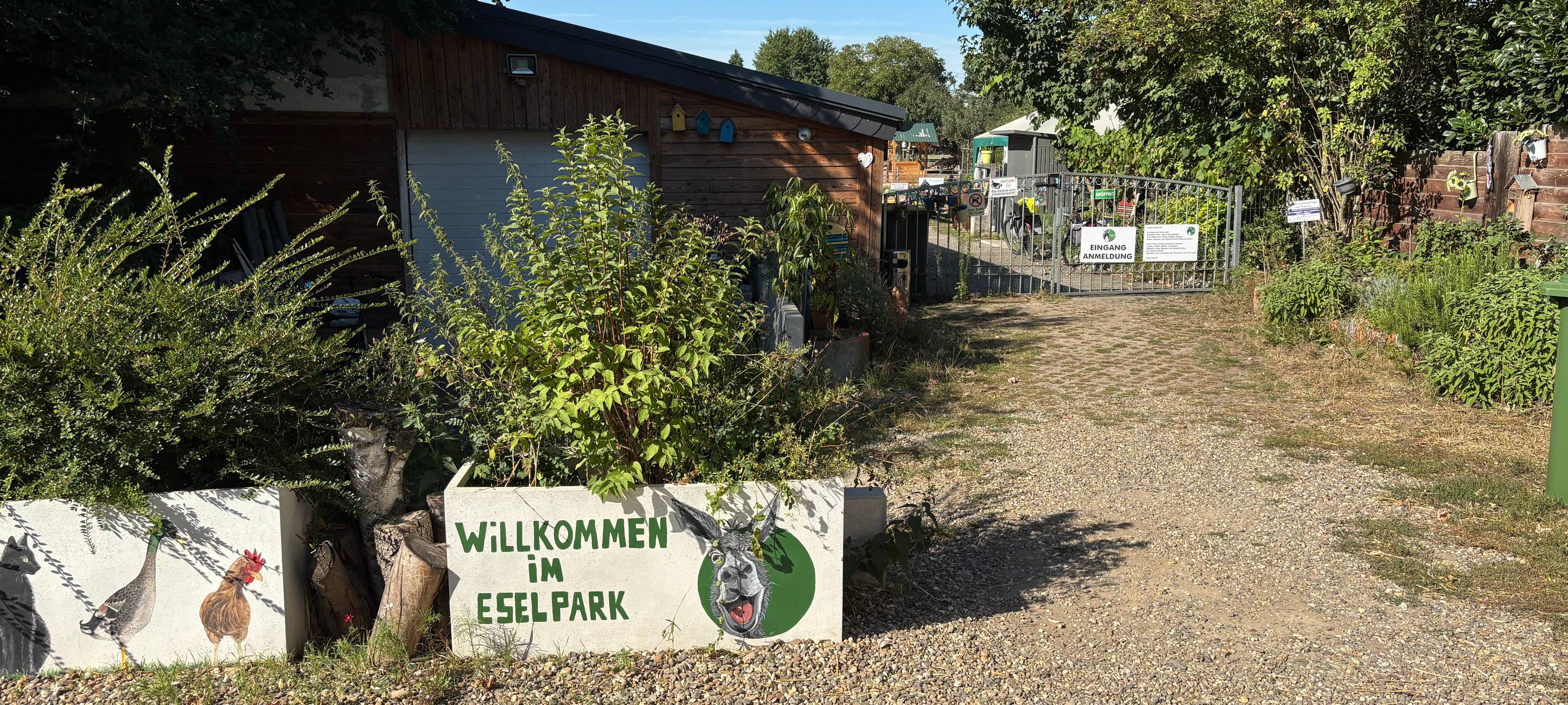 NRW-Verdienstorden für Betreiber des Eselparks in Zons