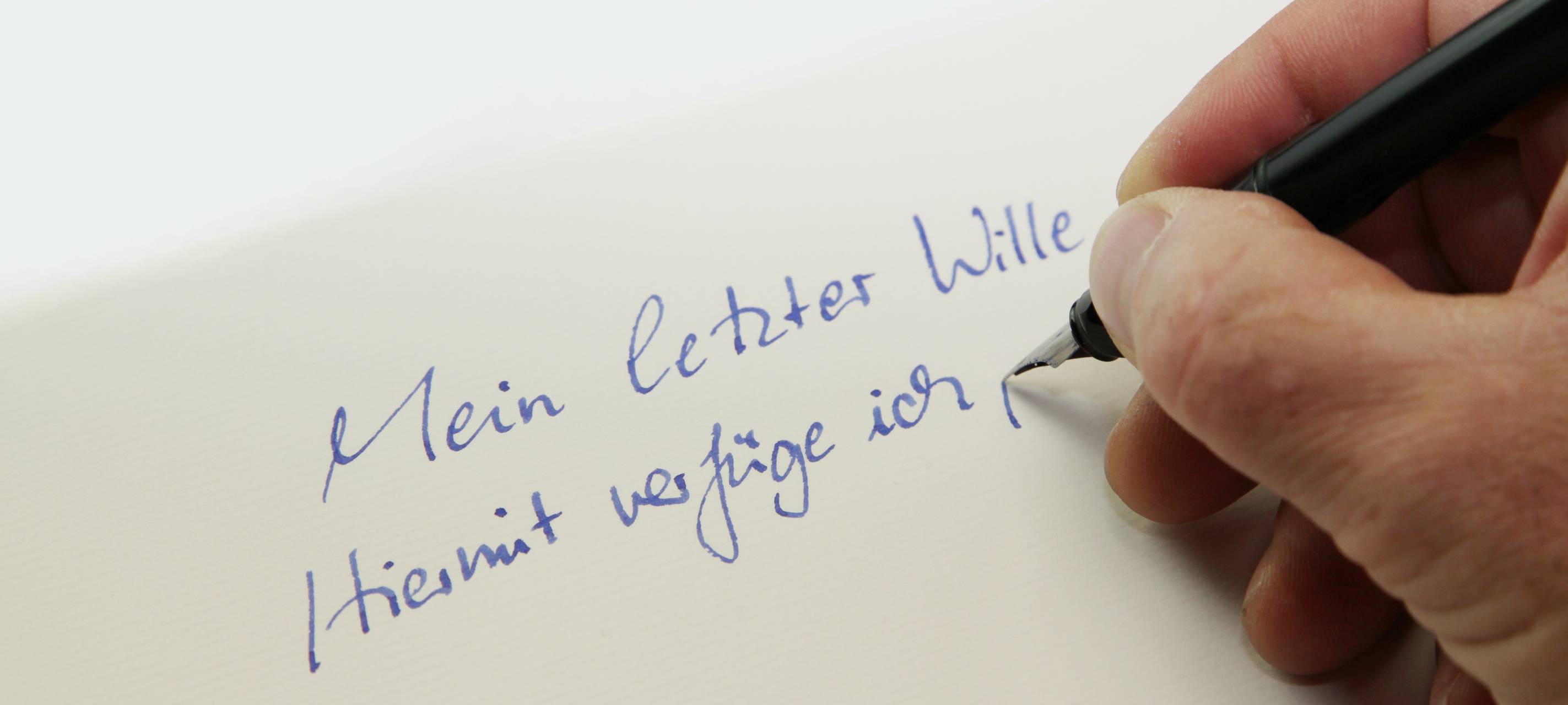 Testament nicht nur im Alter: Rechtsanwalt gibt Tipps