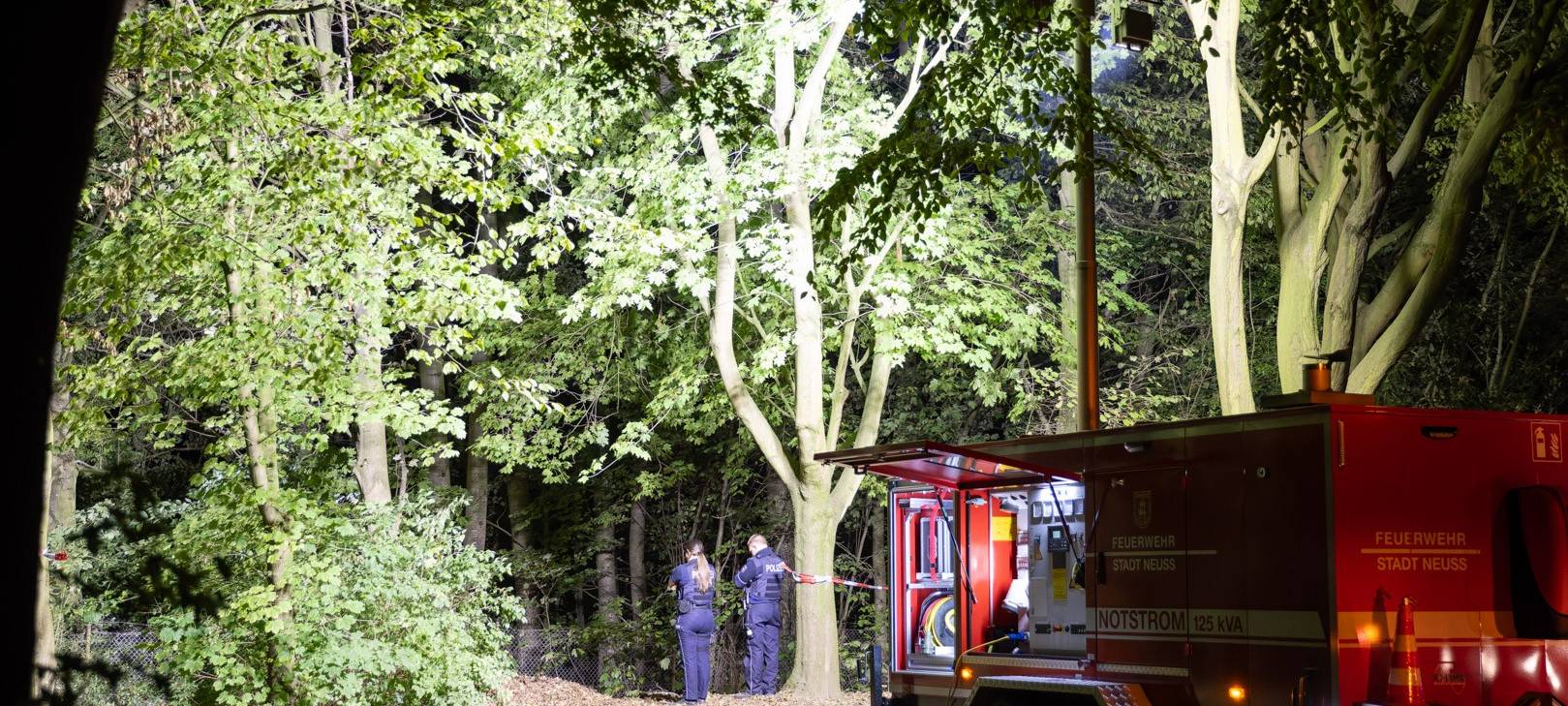 Tödliche Messerattacke in Neuss: Polizei ermittelt