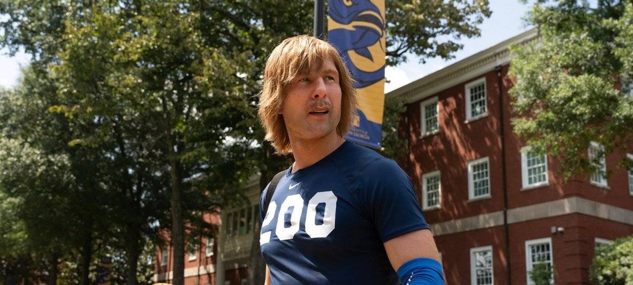 Chad Powers ist zurück.