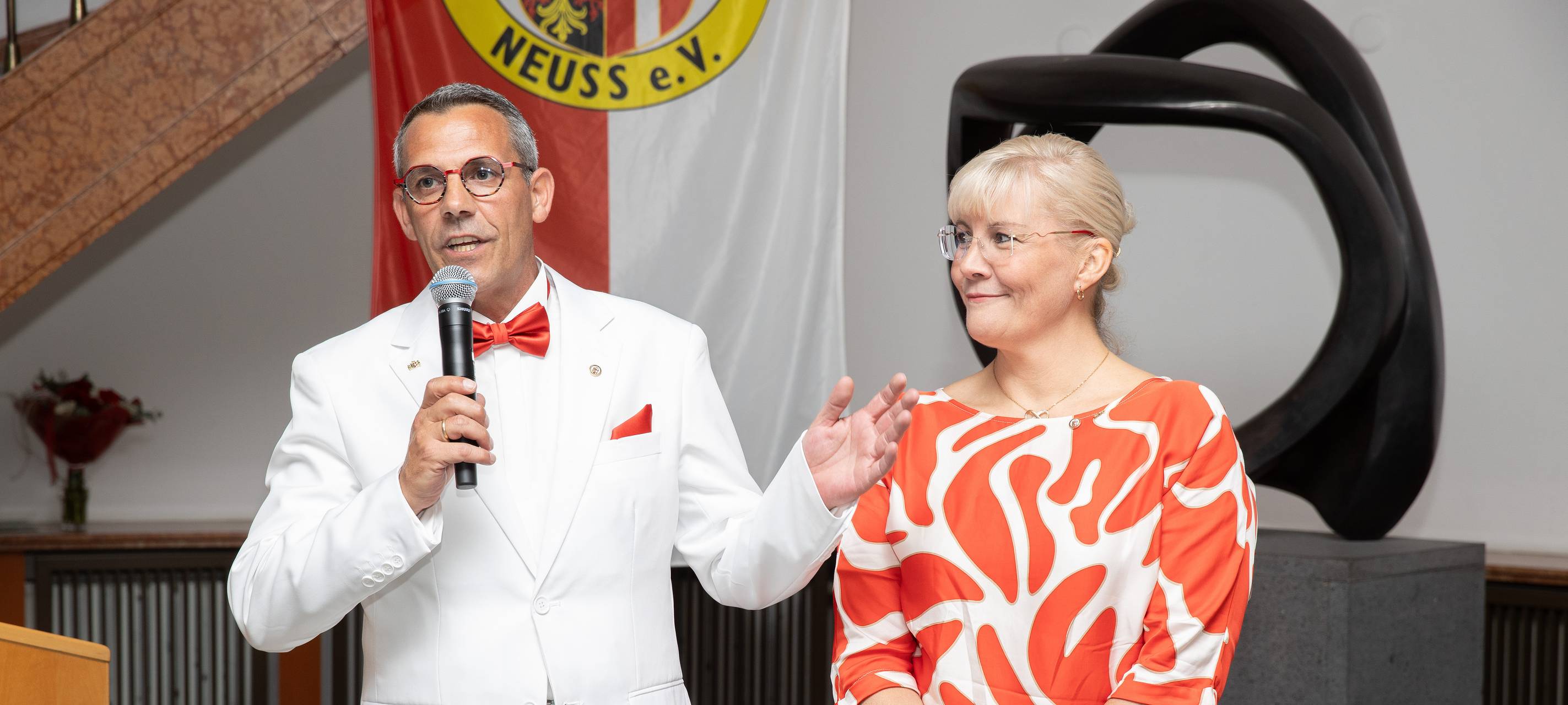 Karneval vor Start: Neusser Prinzenpaar legt Gelöbnis ab