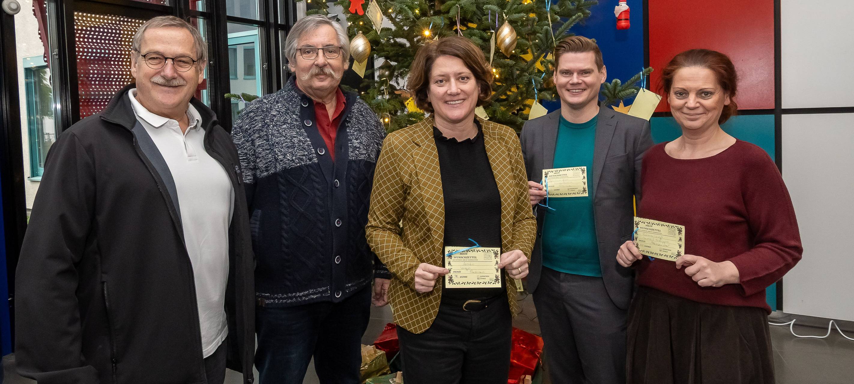 Weihnachtswunschbaum im Grevenbroicher Kreishaus