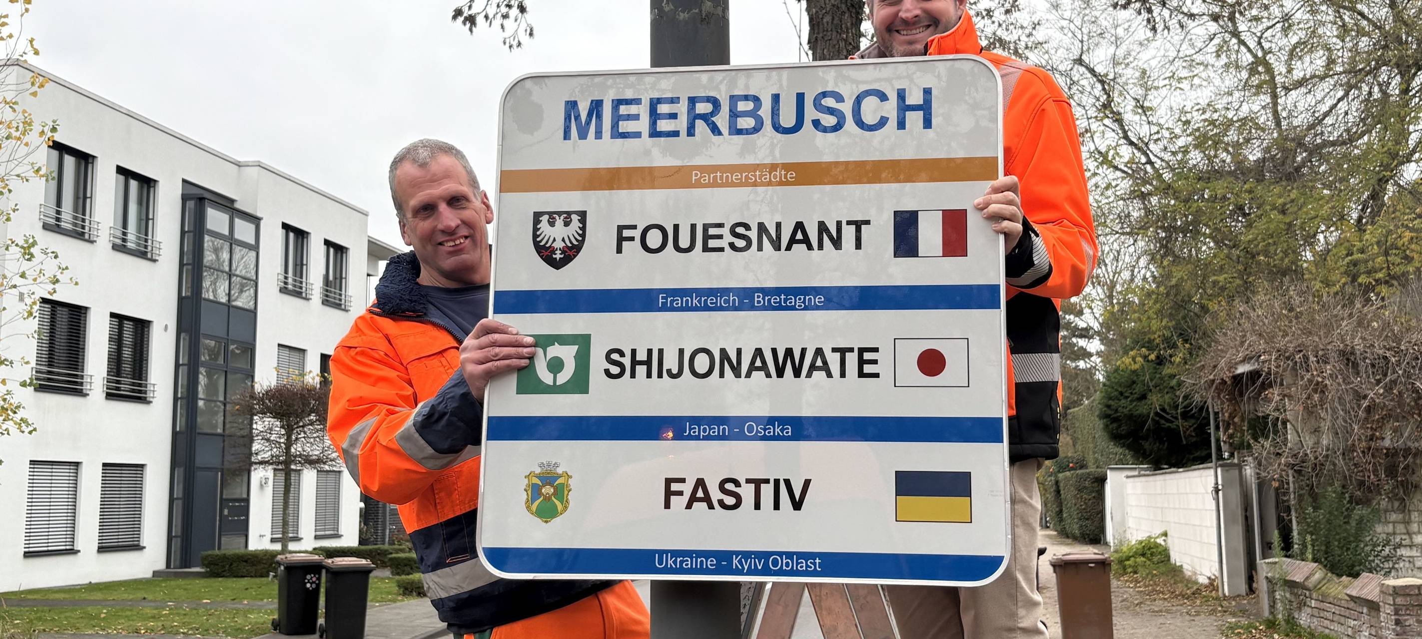 Neue Partnerstadtschilder in Meerbusch