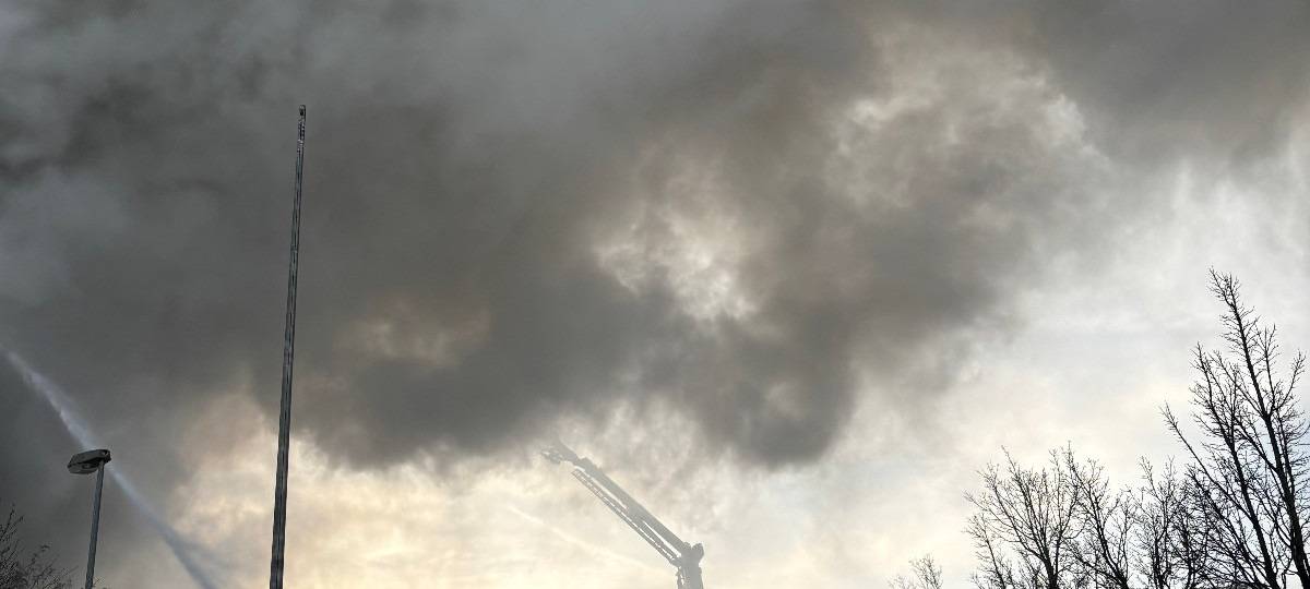 Brand im Krefelder Hafen unter Kontrolle