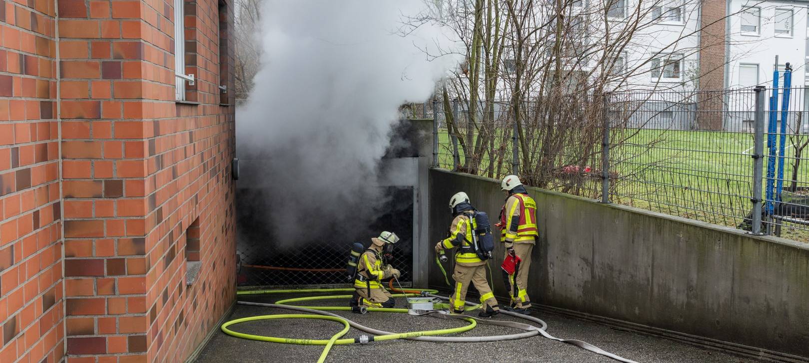 PKW-Brand in Tiefgarage in Grevenbroich-Neuenhausen