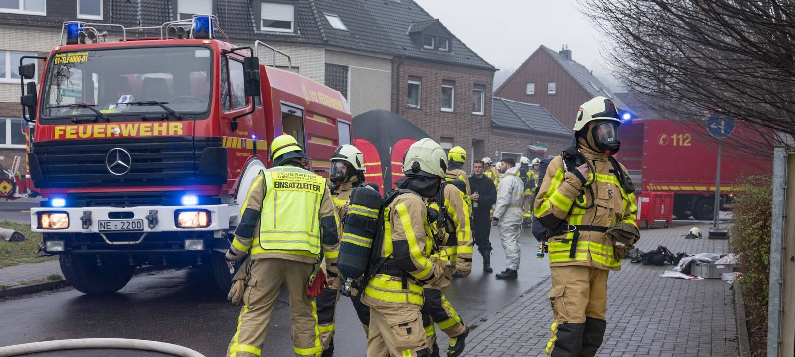 PKW-Brand in Tiefgarage in Grevenbroich-Neuenhausen