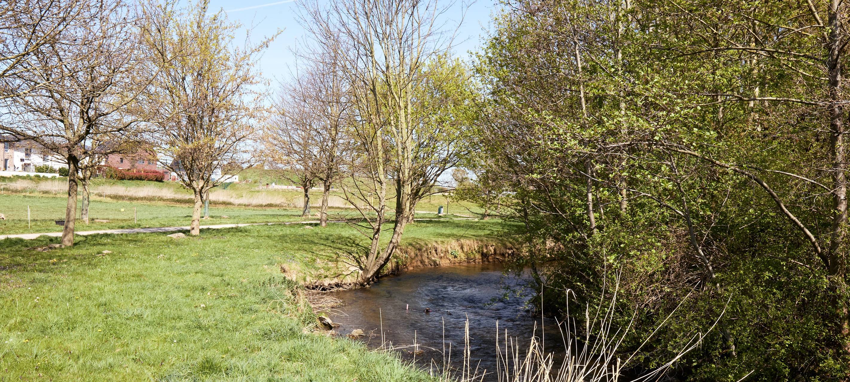 Neue Beschilderung am Gillbach in Rommerskirchen