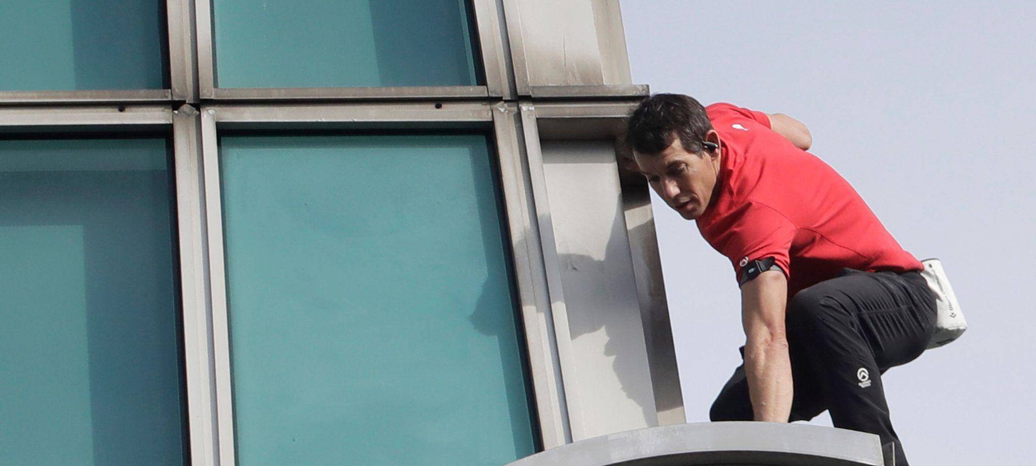 Freeclimber Honnold klettert auf Wolkenkratzer