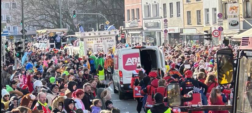 Friedliche Bilanz zum Kappessonntagszug in Neuss