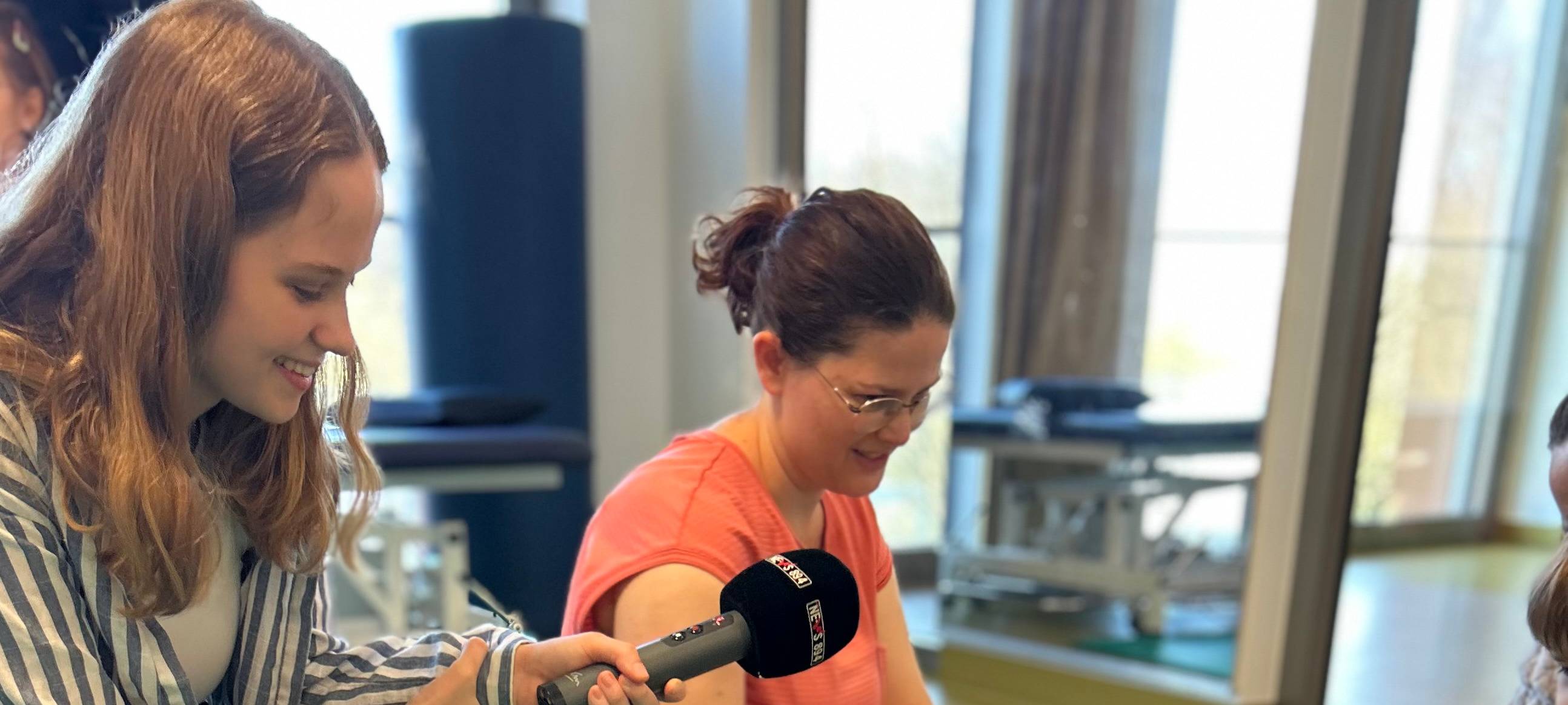 Therapiehund Greta hilft in der Meerbuscher Mauritiusklinik