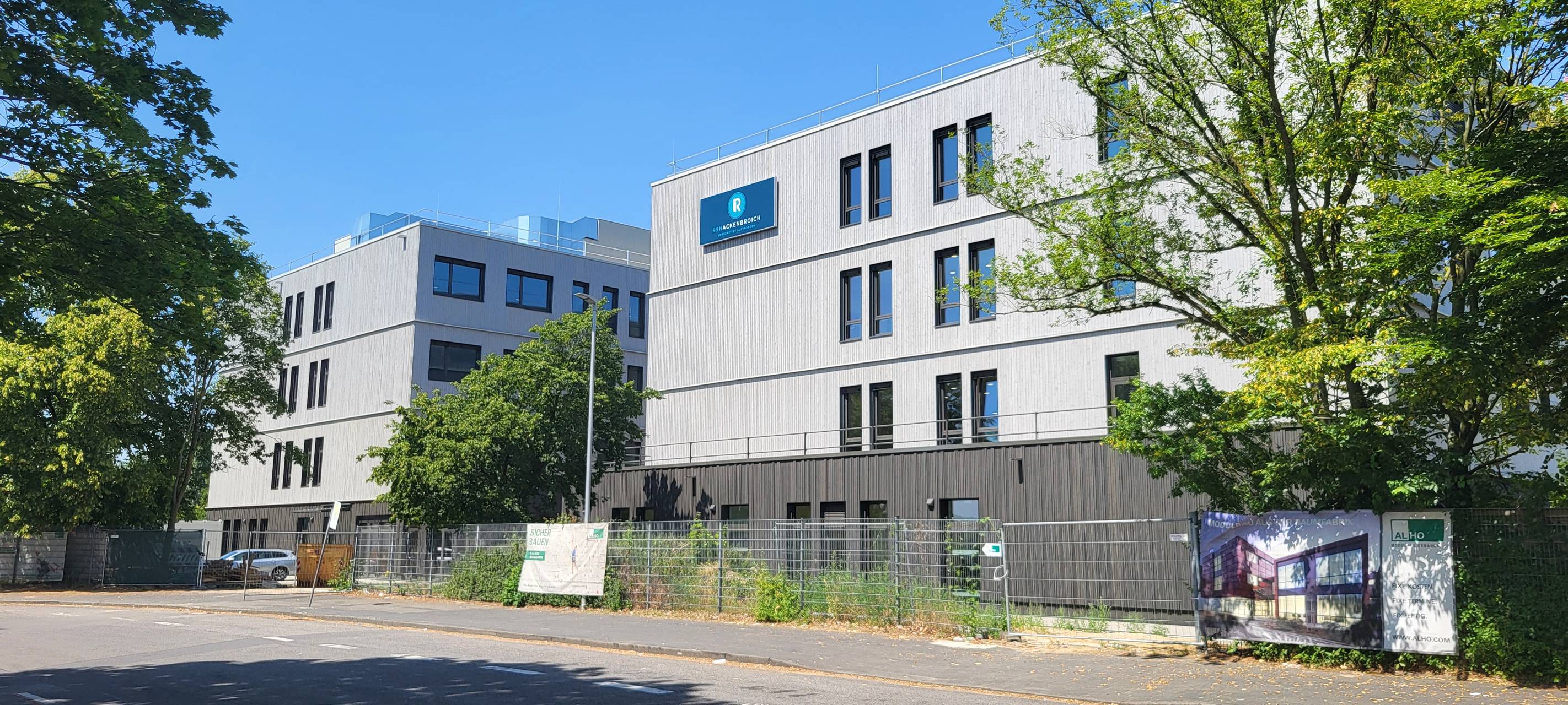Neue Realschule in Dormagen Hackenbroich ist fertig