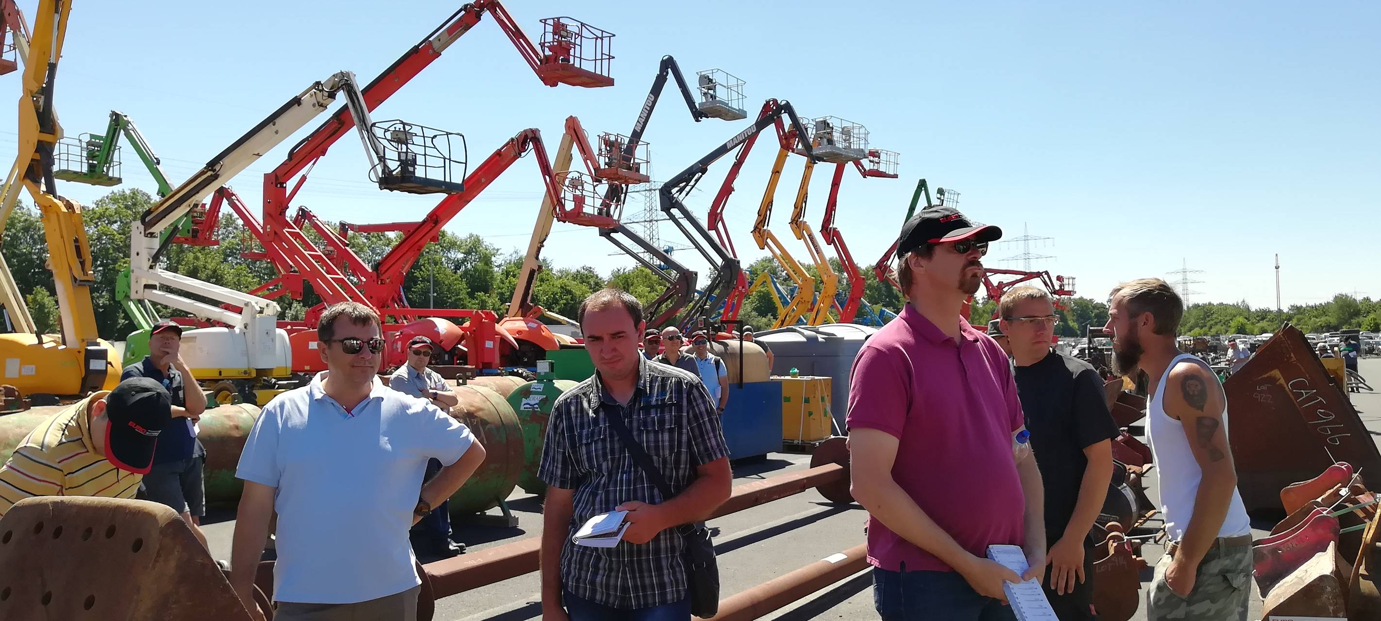 Bagger unterm Hammer