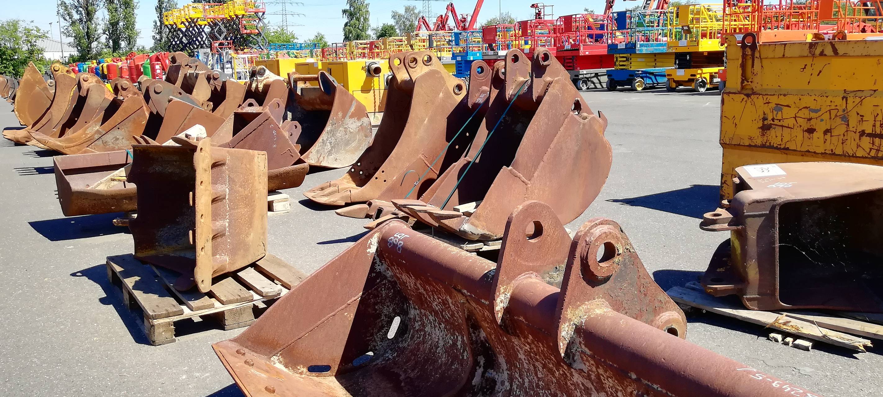 Bagger unterm Hammer