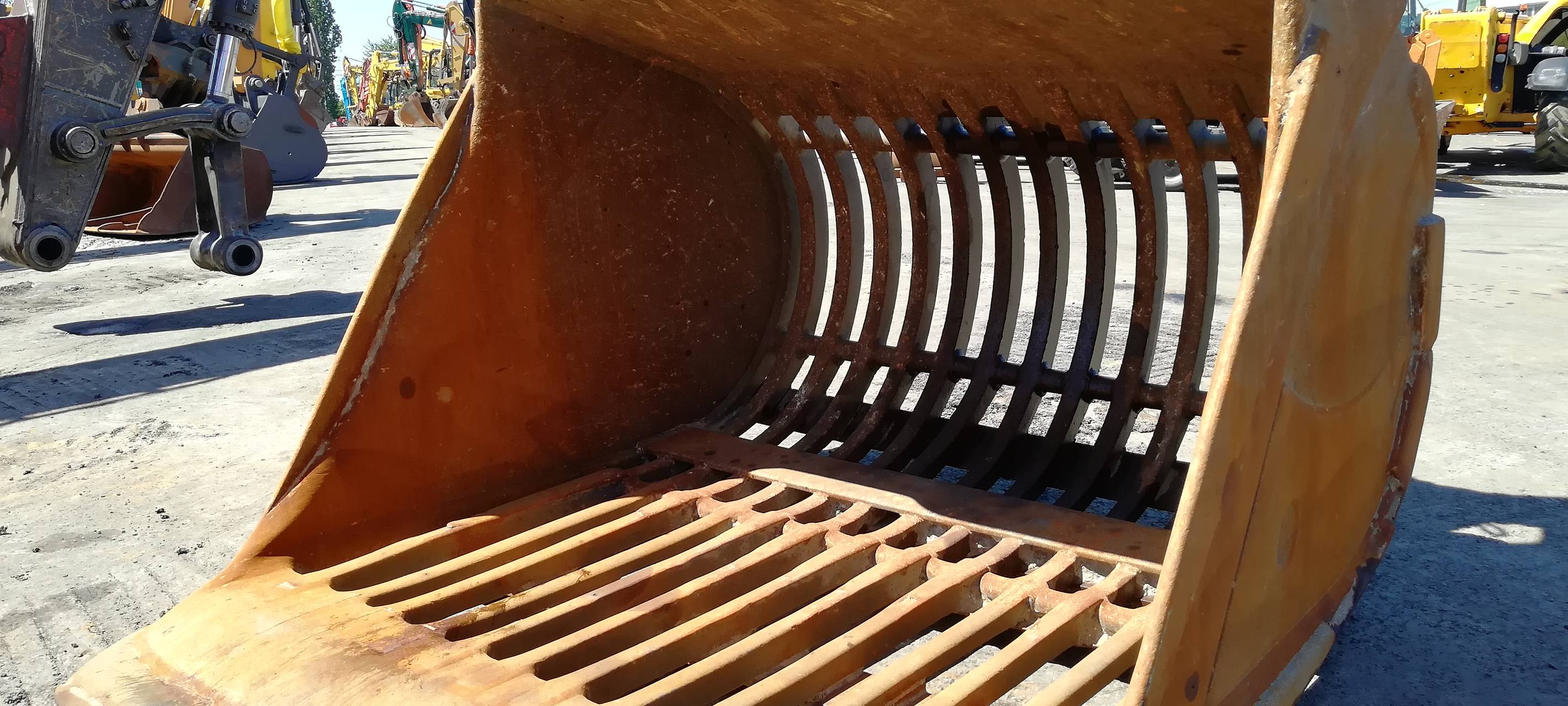 Bagger unterm Hammer