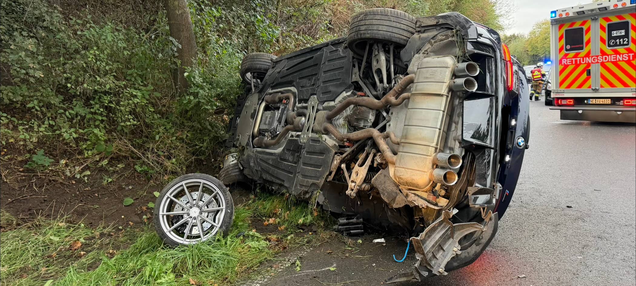 Schwerer Unfall in Meerbusch: Drei Schwerverletzte