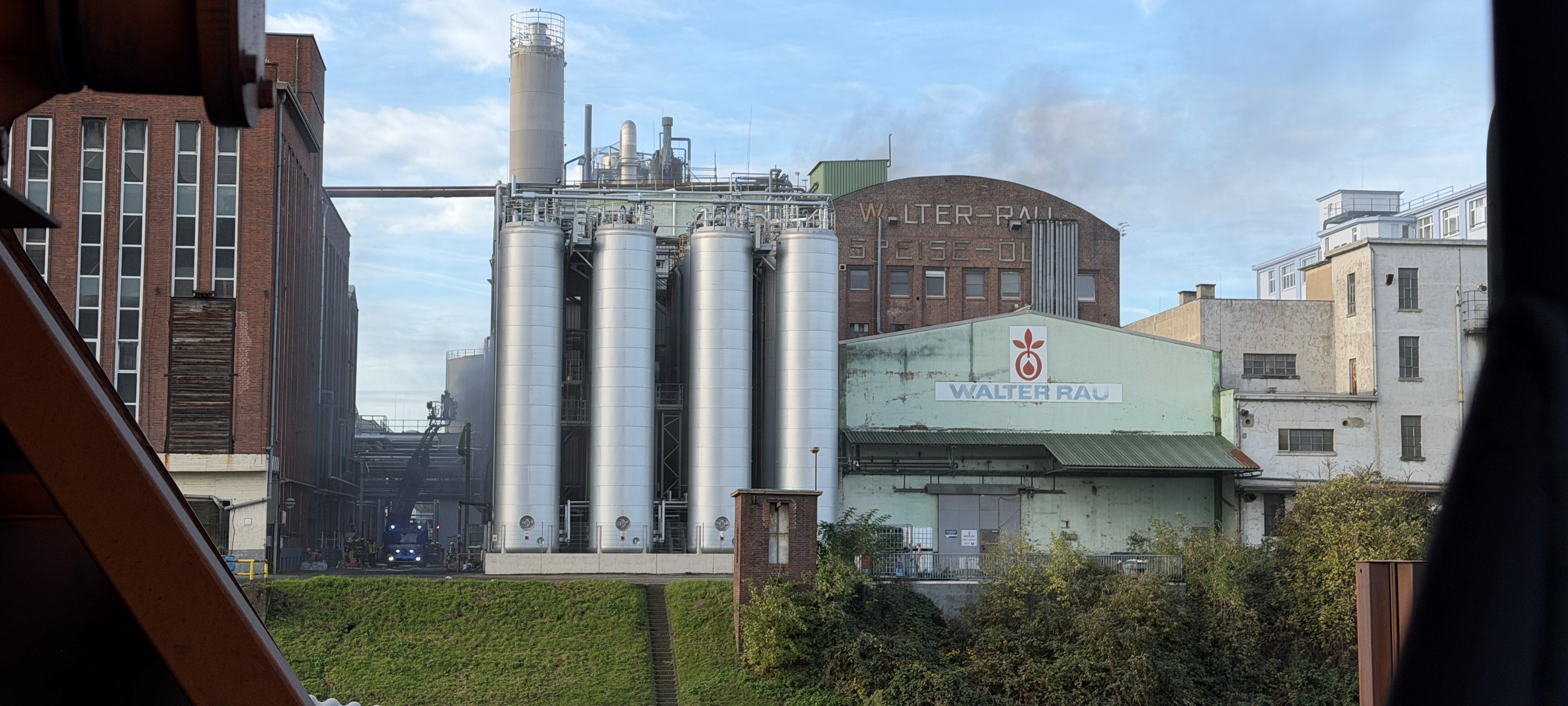 Brand bei Walter Rau in Neuss